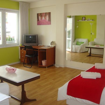 Guest Rooms Colours คาซานลัก ภายนอก รูปภาพ