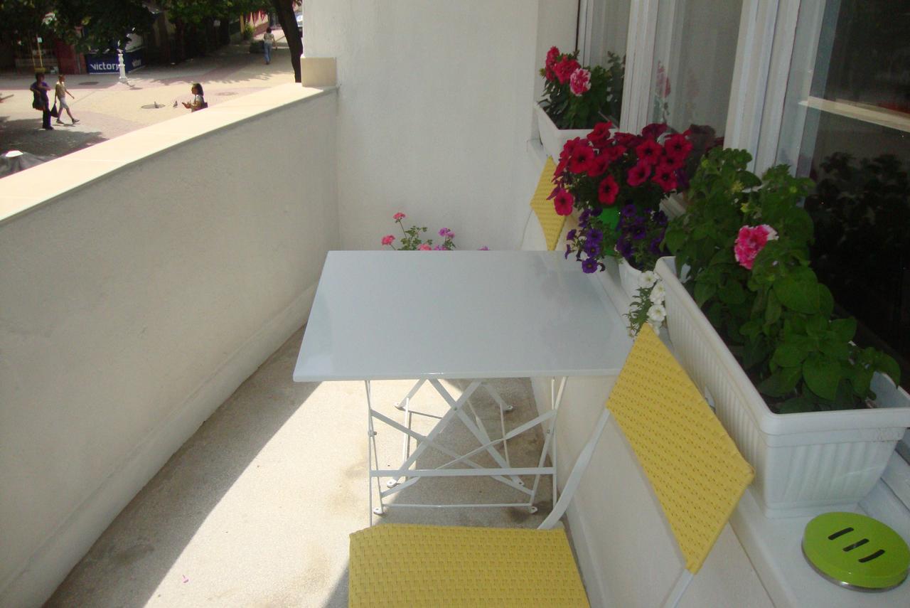 Guest Rooms Colours คาซานลัก ภายนอก รูปภาพ
